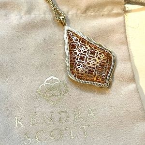 Kendra Scott necklace